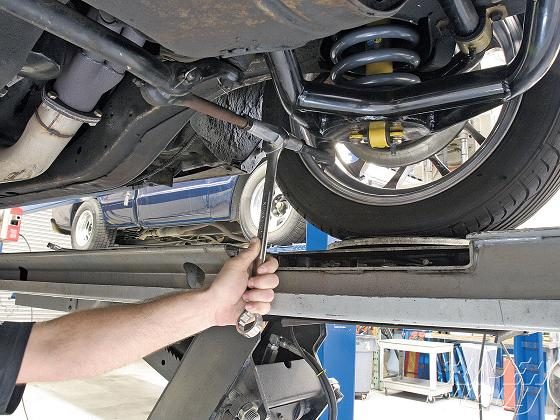 سیستم جلوبندی خودرو تعمیر جلوبندی پژو 405 اجزای جلوبندی خودرو سیبک فرمان چیست نشانه های خرابی جلوبندی آموزش تنظیم باد نرم کردن کمک فنرها