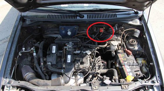 سوئیچ اینرسی چیست سوئیچ اینرسی پراید سوئیچ اینرسی پژو 405 سوئیچ اینرسی سمند کجاست قطع کن پمپ بنزین پراید خاموش شدن خودرو
